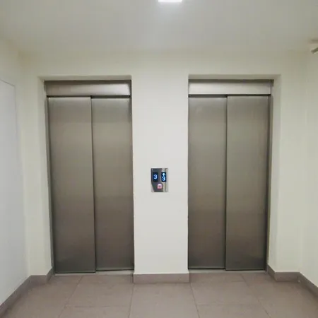 Moderan Apartman I Sigurna Besplatna Garaza