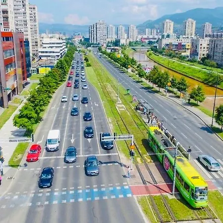 Moderan Apartman I Sigurna Besplatna Garaza Sarajevo